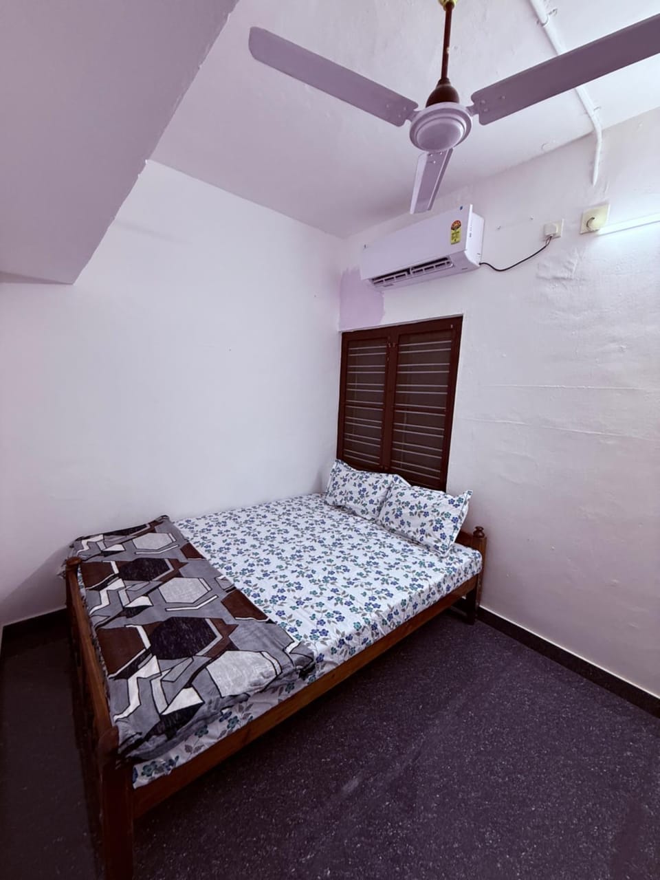 Bed, Bedroom, air conditioner