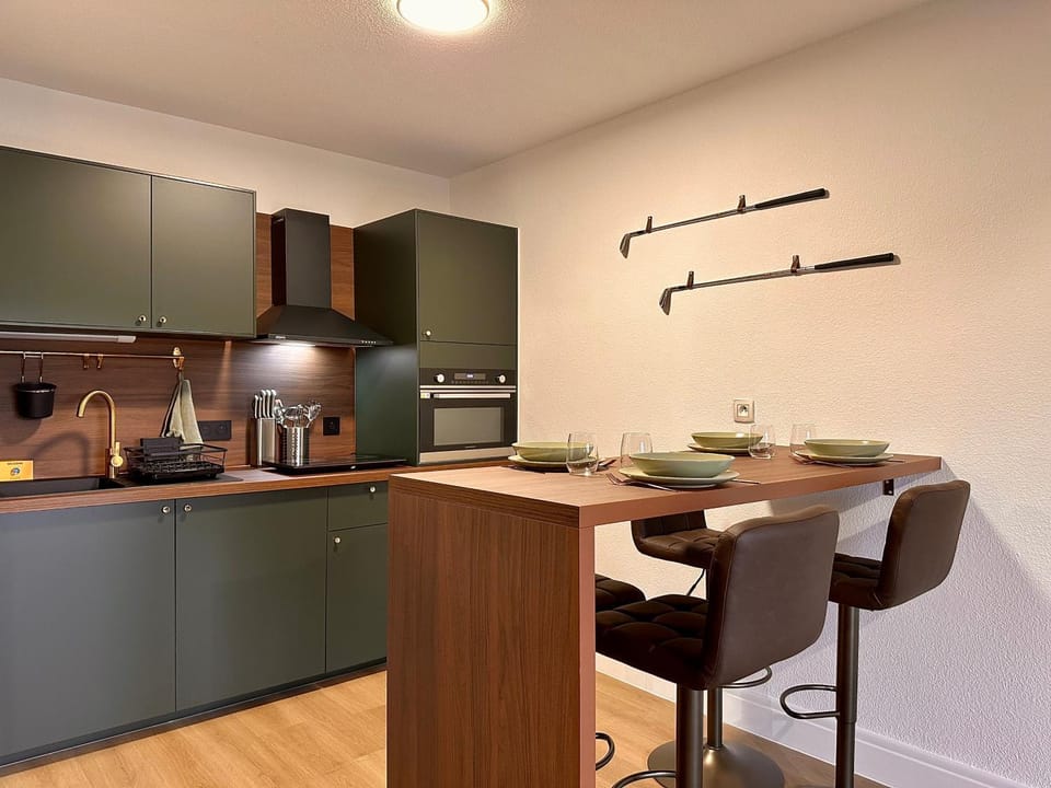 Dining area, oven, kitchen