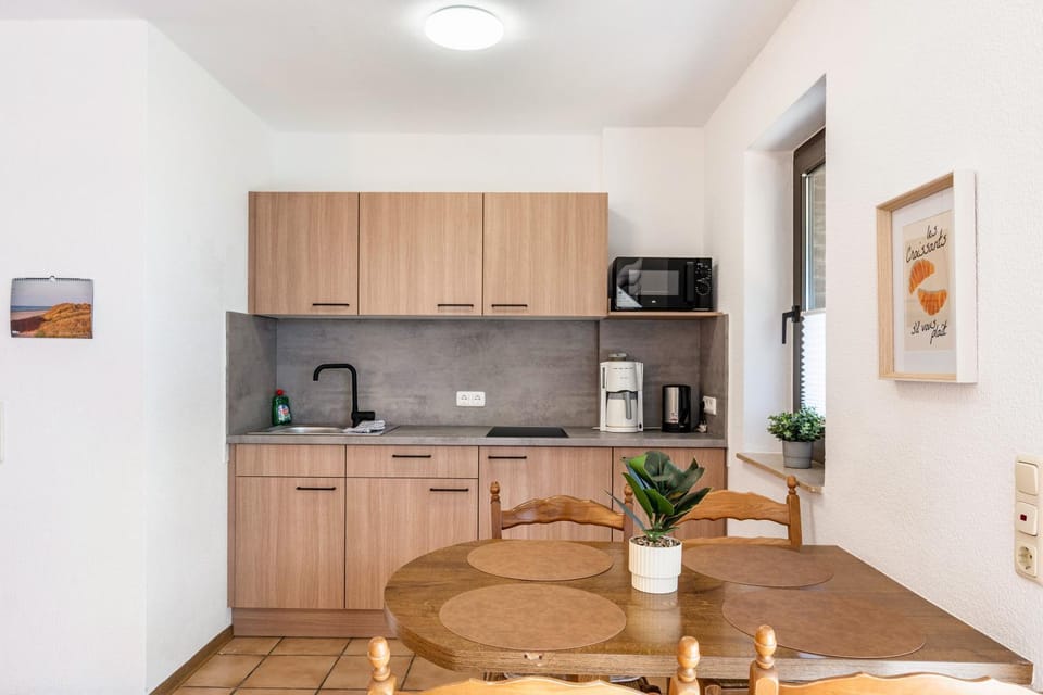 Property building, Kitchen or kitchenette, Living room