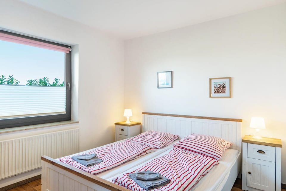 Property building, Living room, Bedroom