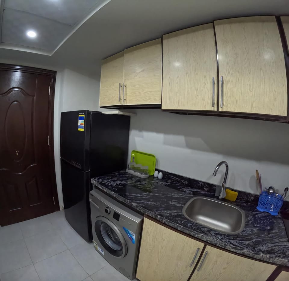 Sea La Vie Furnteched, Central, Beach Front, Free WIFI Apartment in Hurghada