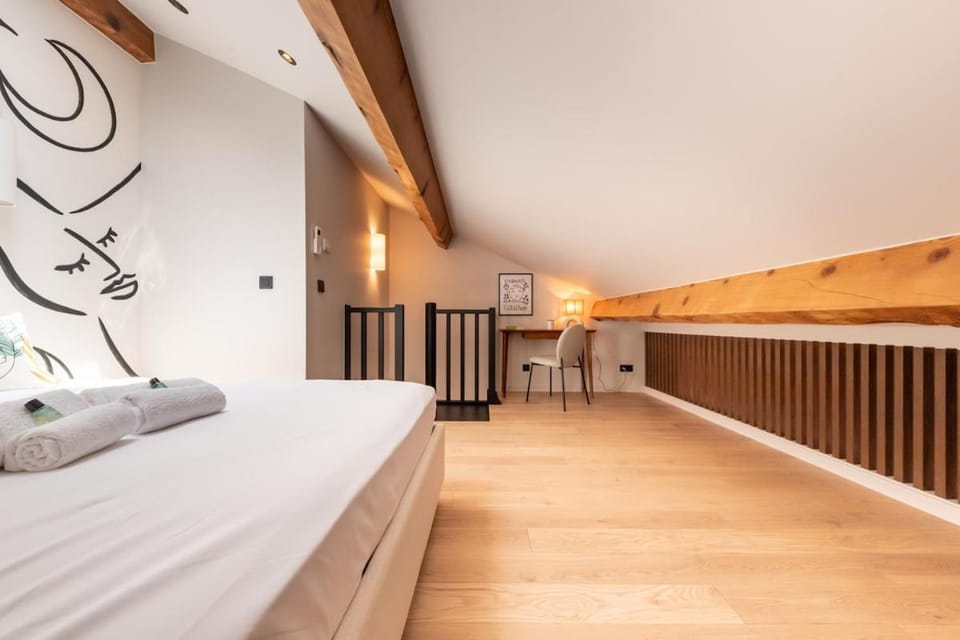 Picasso 1, Duplex 5 people - WiFi - Air conditioning Apartment in Mougins