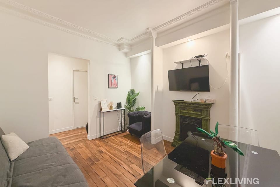 Charming room in apartment Sorbonne Bercy Bois de Vincennes House in Paris
