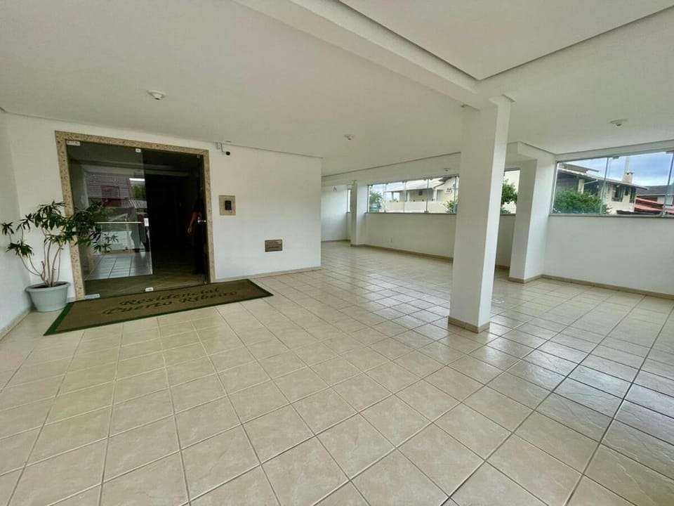 Apartment one block from the sea 3 bedrooms Apartment in Florianopolis