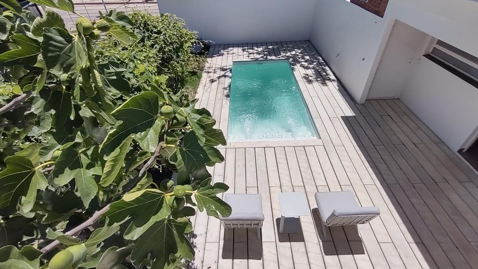 Off site, Garden, Solarium, Balcony/Terrace, Swimming pool