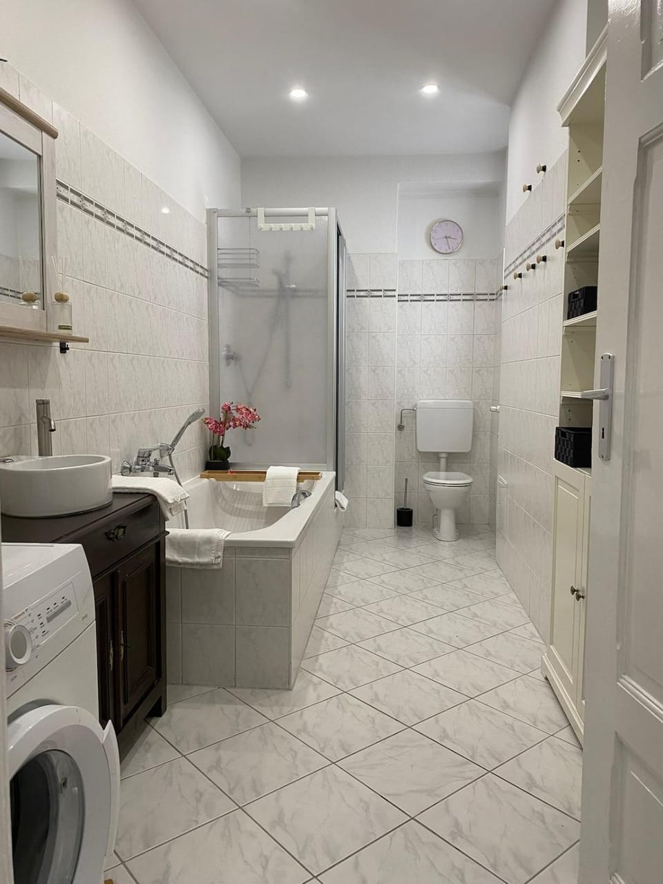 Shower, Toilet, Bathroom, washing machine
