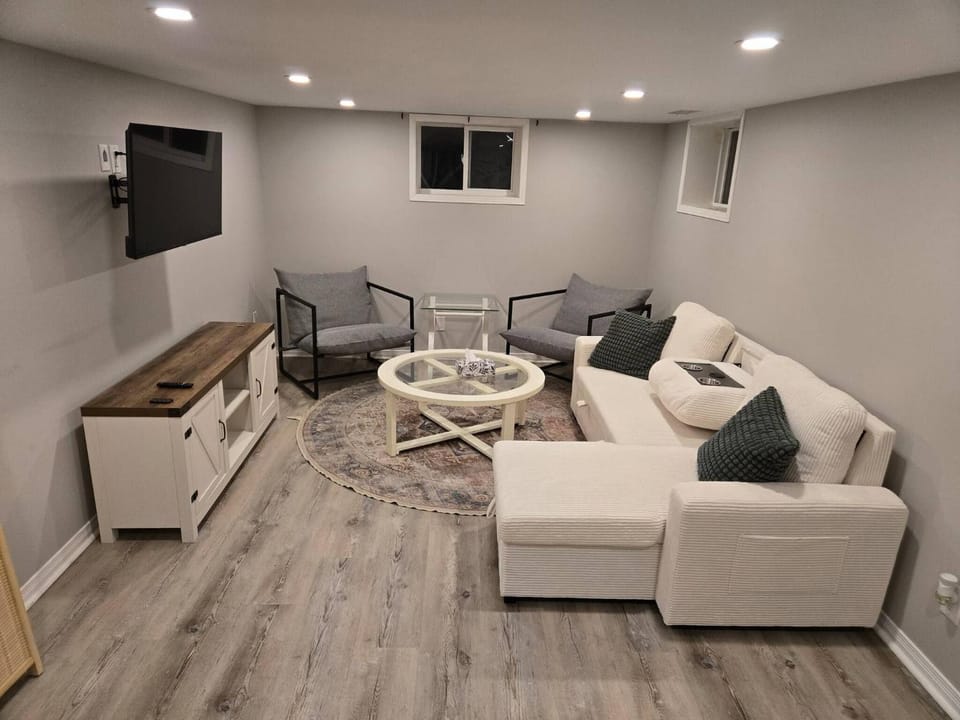 Communal lounge/ TV room, TV and multimedia, Living room