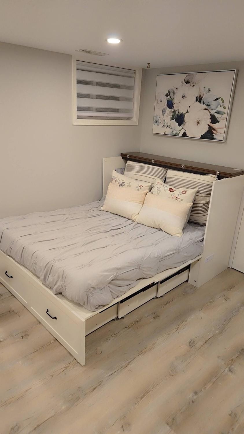 Bed, Decorative detail, Bedroom