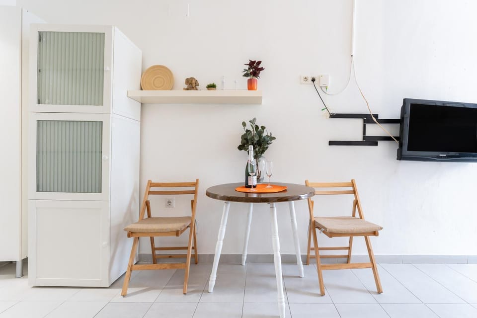 TV and multimedia, Dining area