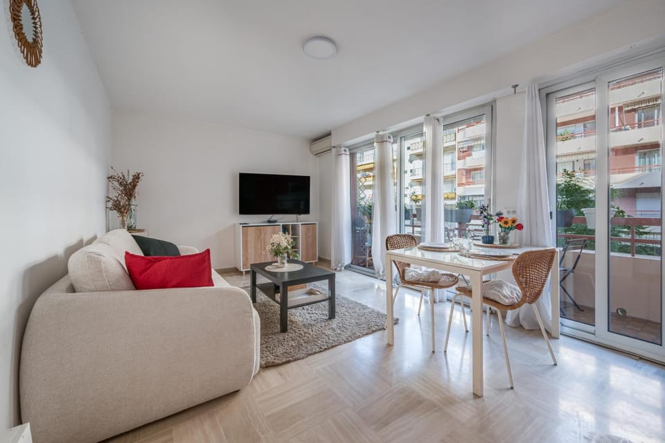 TV and multimedia, Balcony/Terrace, Living room, Meals