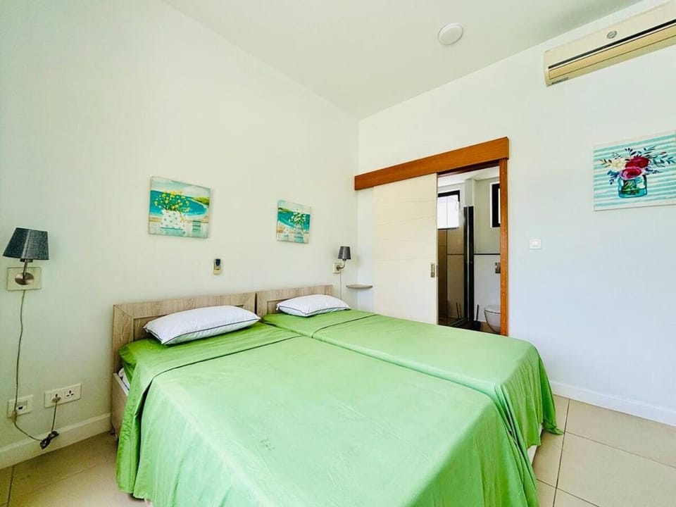 Bed, Photo of the whole room, Bedroom, internet, wardrobe, air conditioner