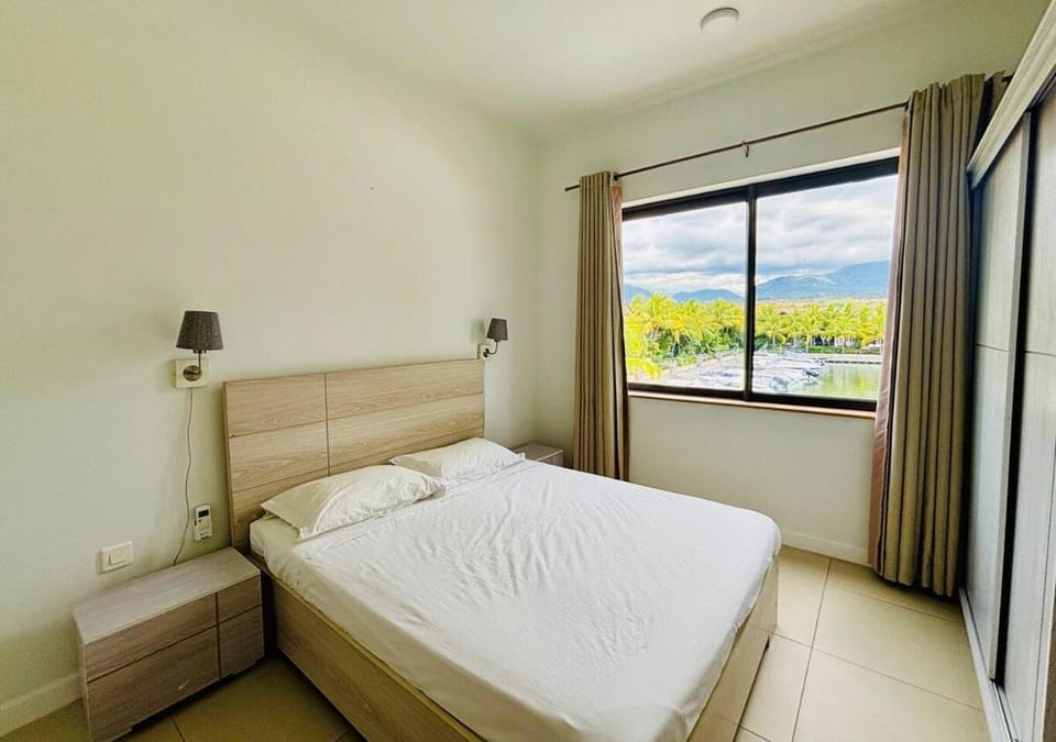 Bed, Natural landscape, Bedroom, Mountain view, internet, wardrobe, air conditioner