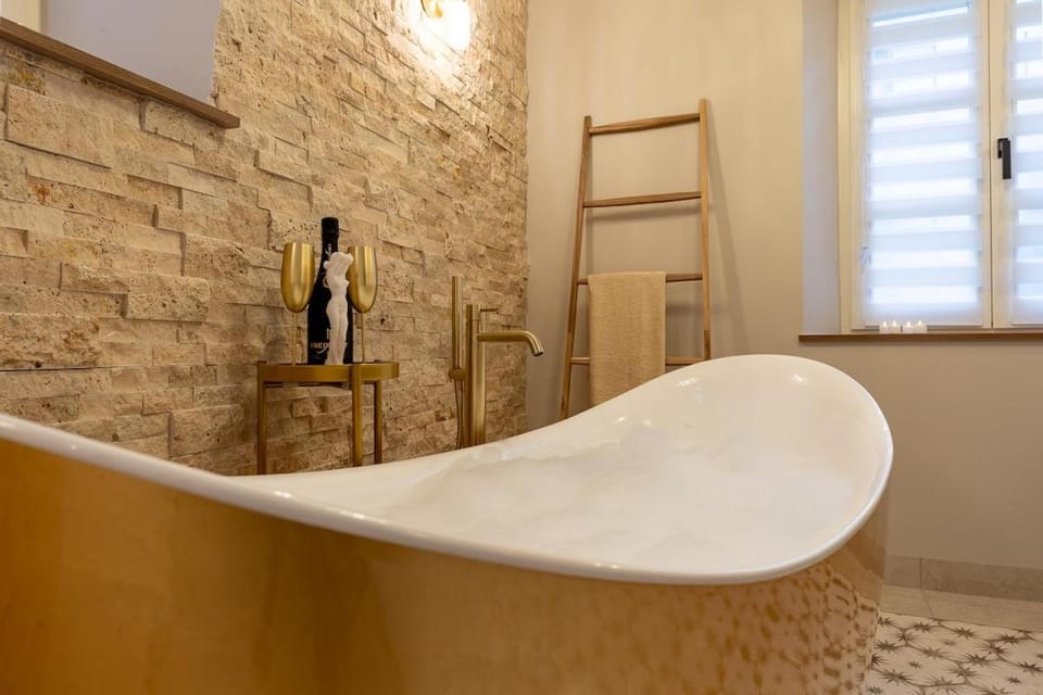 Bathroom, Bath