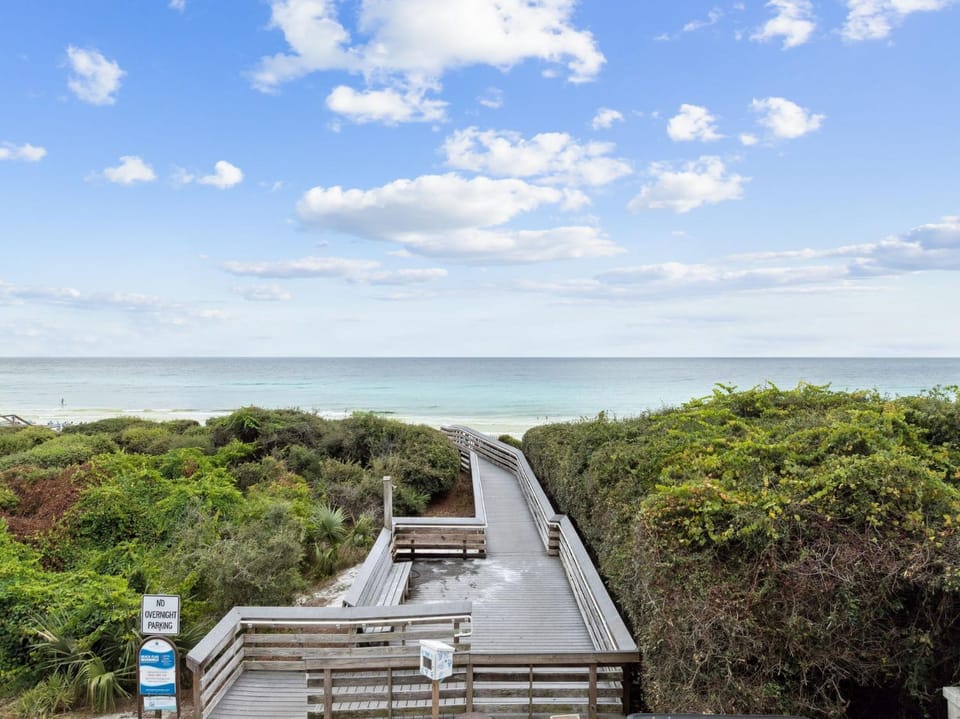 Nearby landmark, Neighbourhood, Natural landscape, Beach