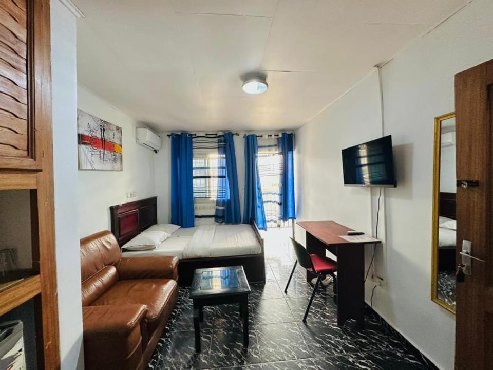 CAMERHOME Carrefour mosqué Cité des palmiers Apartment hotel in Douala