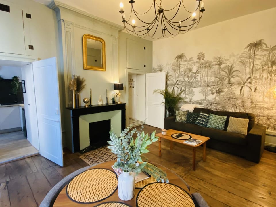 Communal lounge/ TV room, Living room