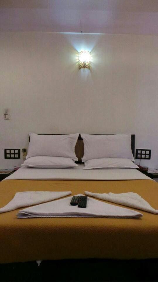 Krish Palace Hotel in Mumbai