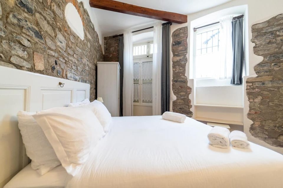 Elegant cottage in the heart of Torno with SmartTV and Wifi Apartment in Canton of Ticino