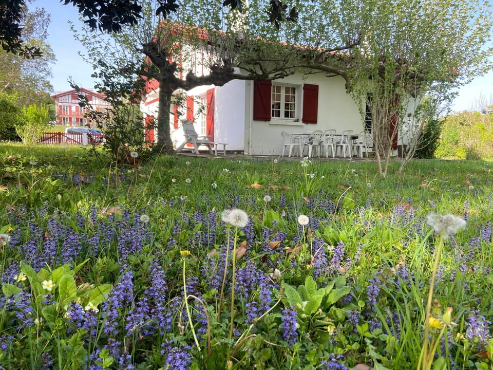 Maison familiale avec jardin à Sare, au pied de la Rhune House in Sare