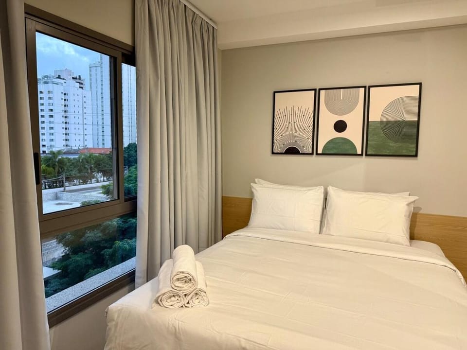 Bed, Bird's eye view, View (from property/room), City view