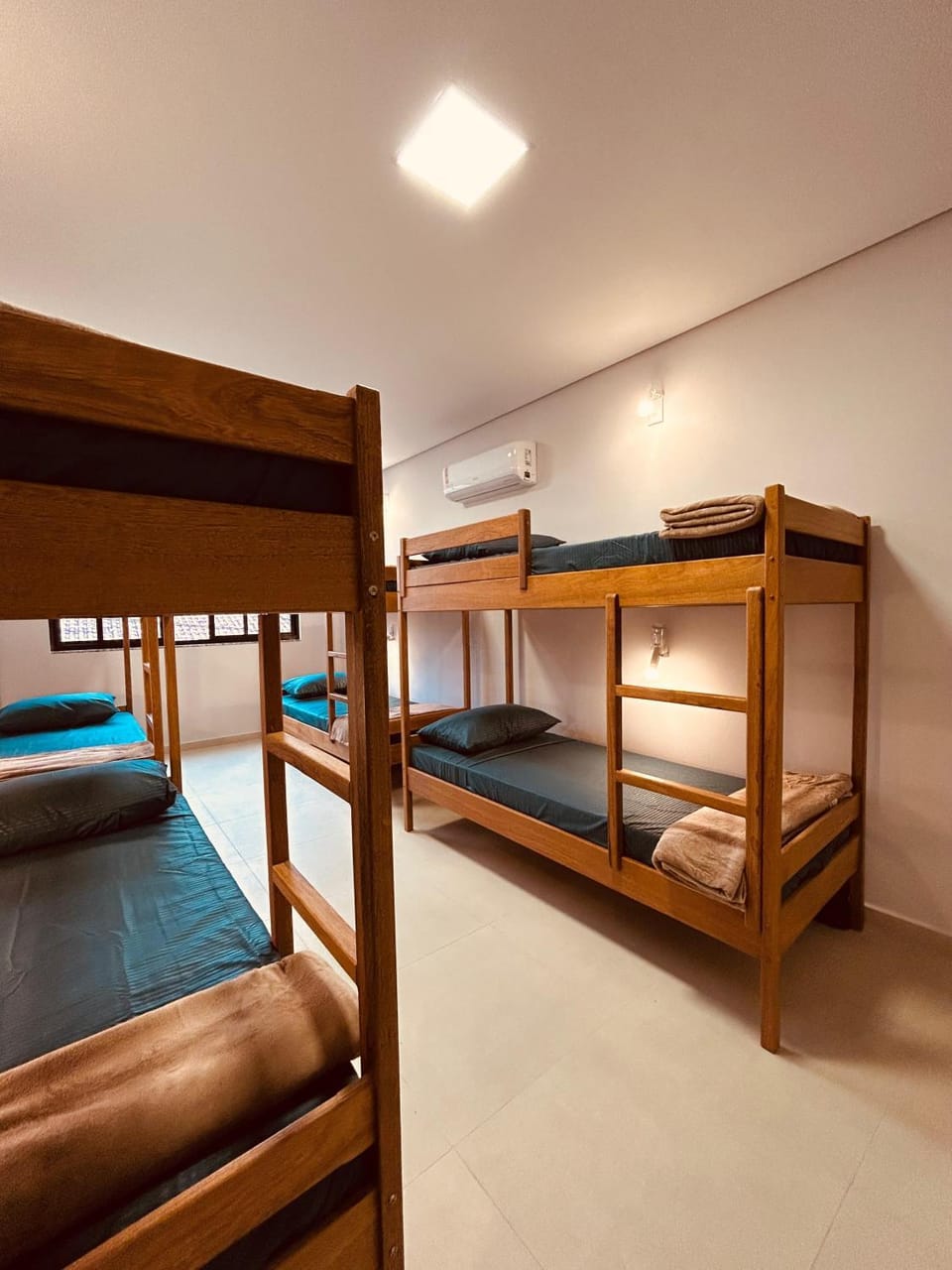 Bedroom, bunk bed