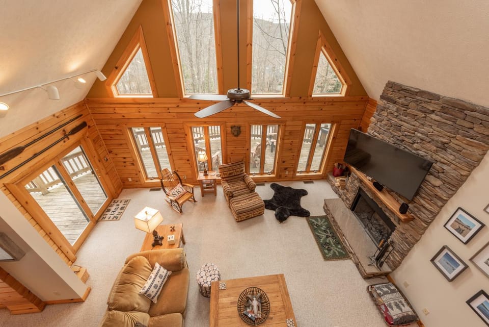 Lazy Bear Lodge House in Deep Creek Lake