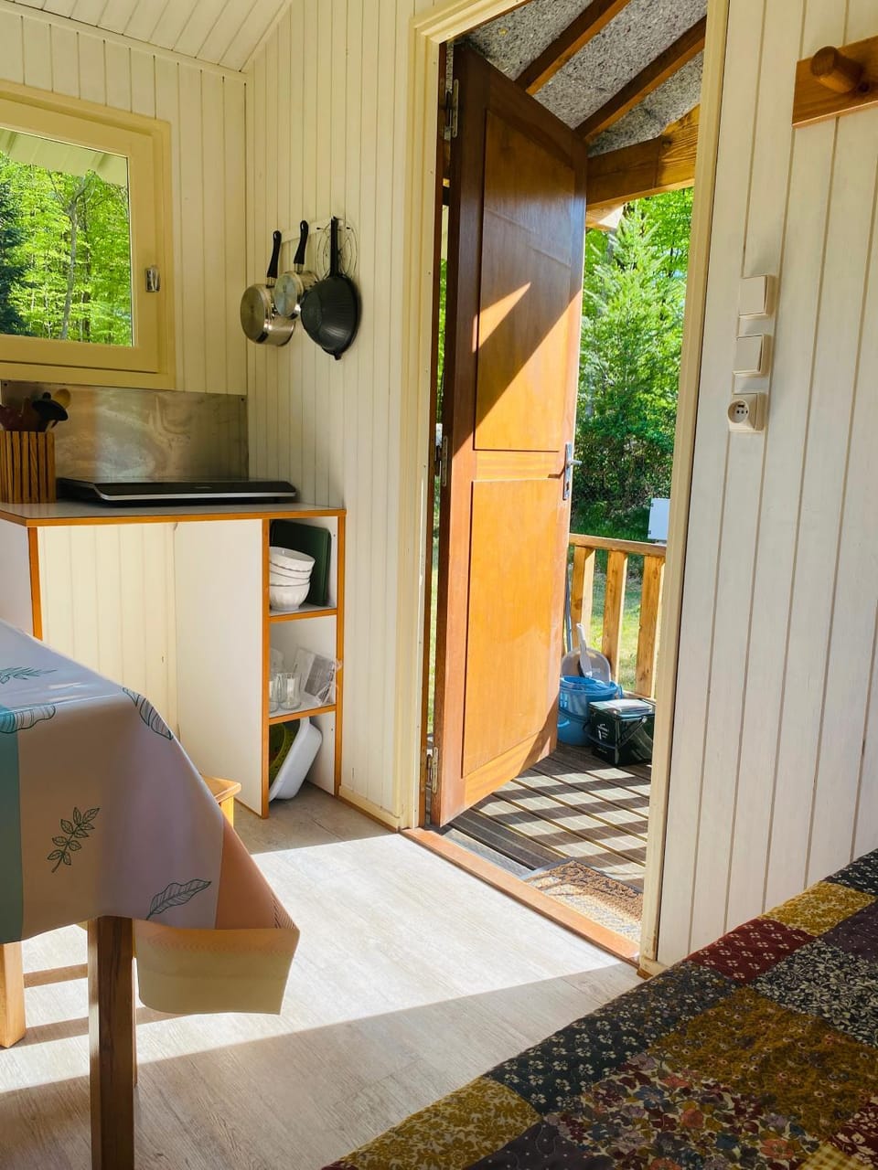 Camping Le Vert-Bois - Corrèze Campground/ 
RV Resort in Nouvelle-Aquitaine