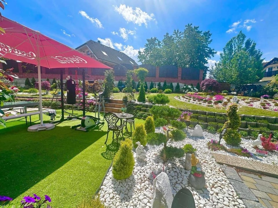 Cozy apartment and sweet garden House in Prague