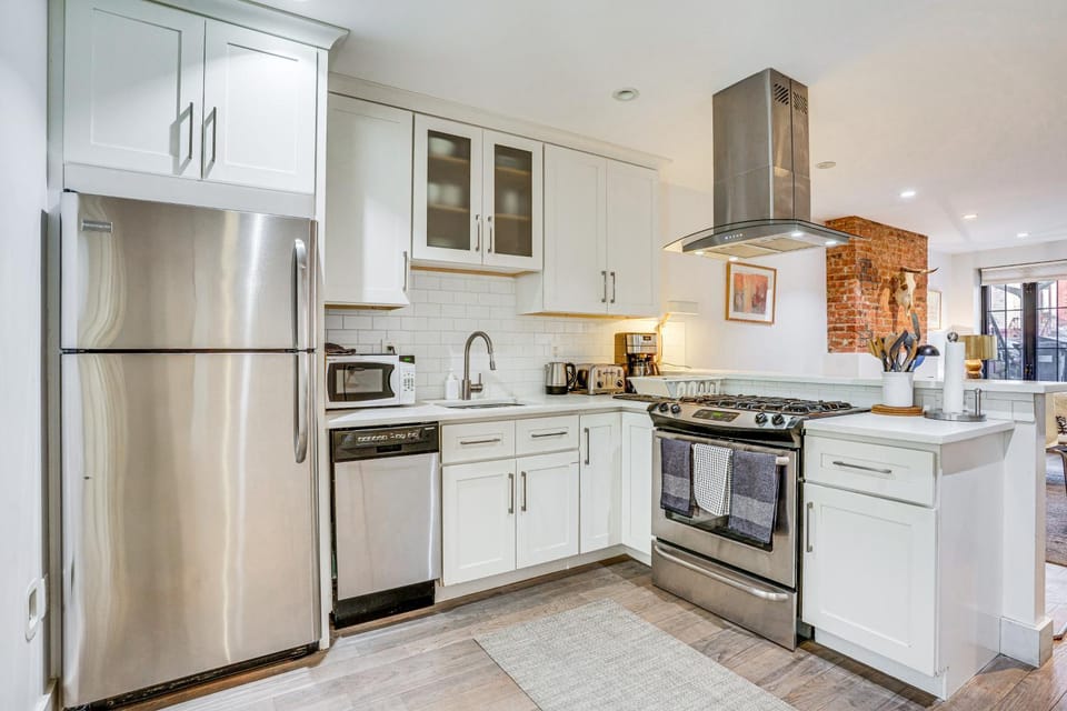 Shared Yard Space! Garden-Level Unit in Bed-Stuy House in Bedford-Stuyvesant