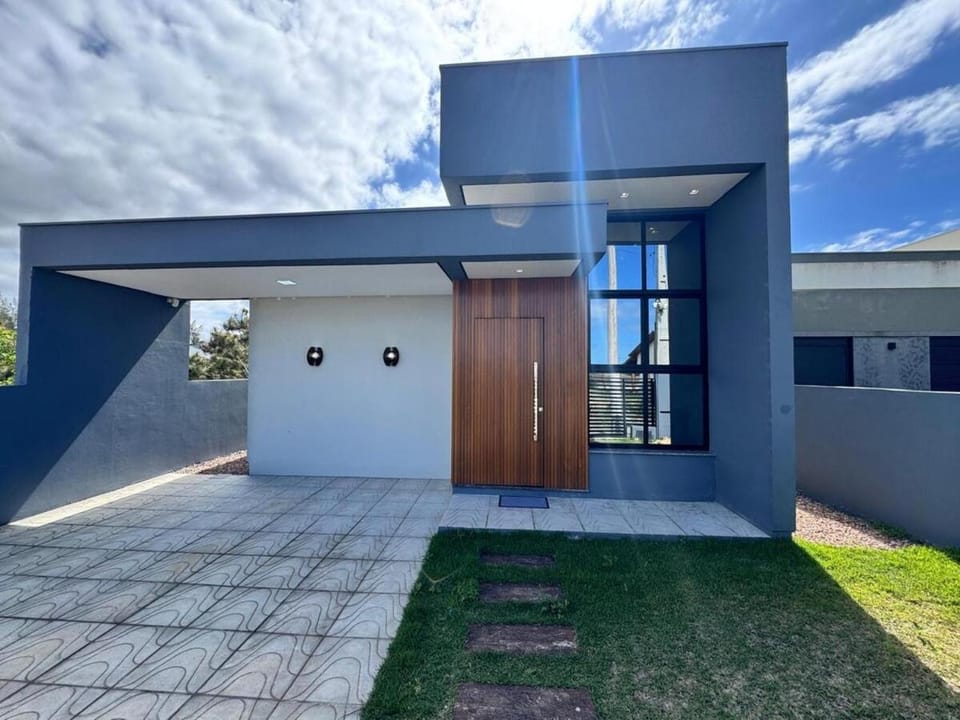 ALUGUEL de CASA PROXIMO A PRAIA, PASSO DE TORRES-SC House in State of Santa Catarina