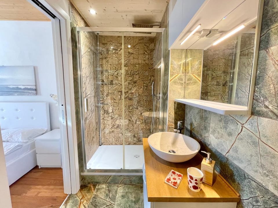 Shower, Bathroom