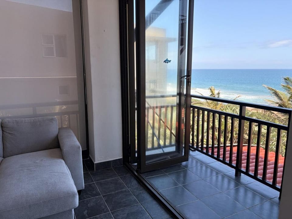 3 Bed Beachfront apartment in Westbrook, south of Ballito Apartment in KwaZulu-Natal