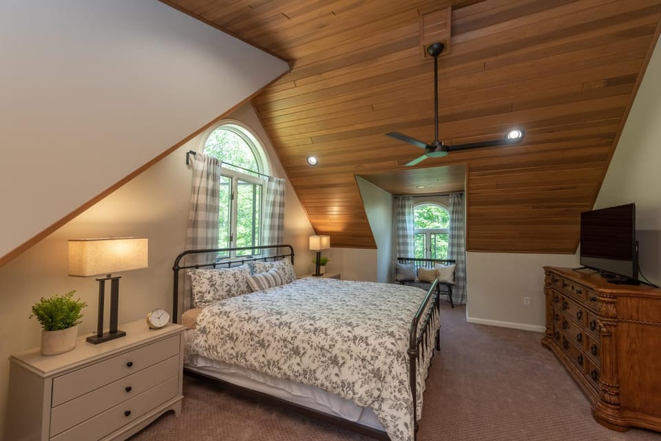 Lakeview Bearadise by Railey Vacations House in Deep Creek Lake