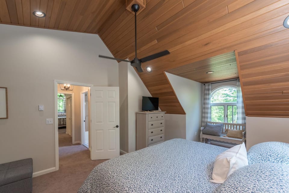 Lakeview Bearadise House in Deep Creek Lake