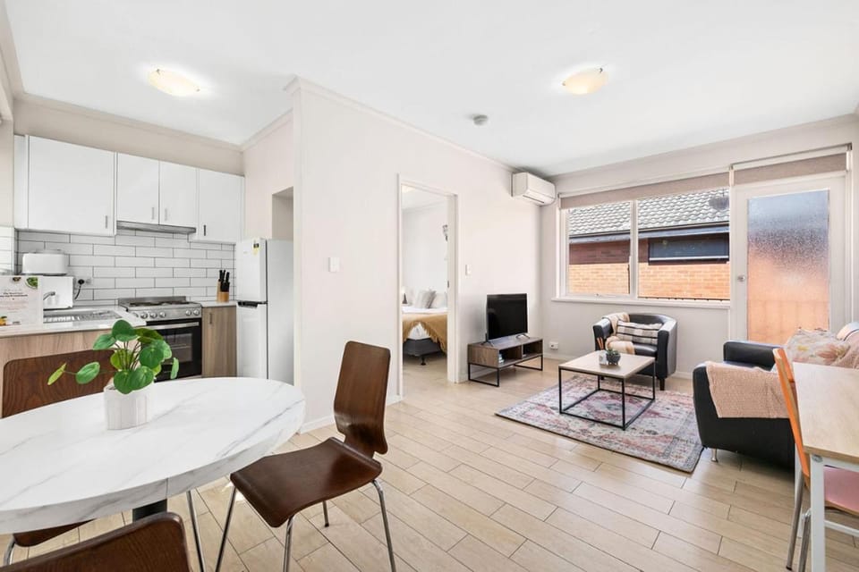 Domi Rentals - The Carlisle Apartments Apartment in Melbourne