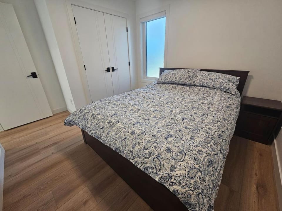 Comfortable Home Near Hospitals and Parks House in Calgary
