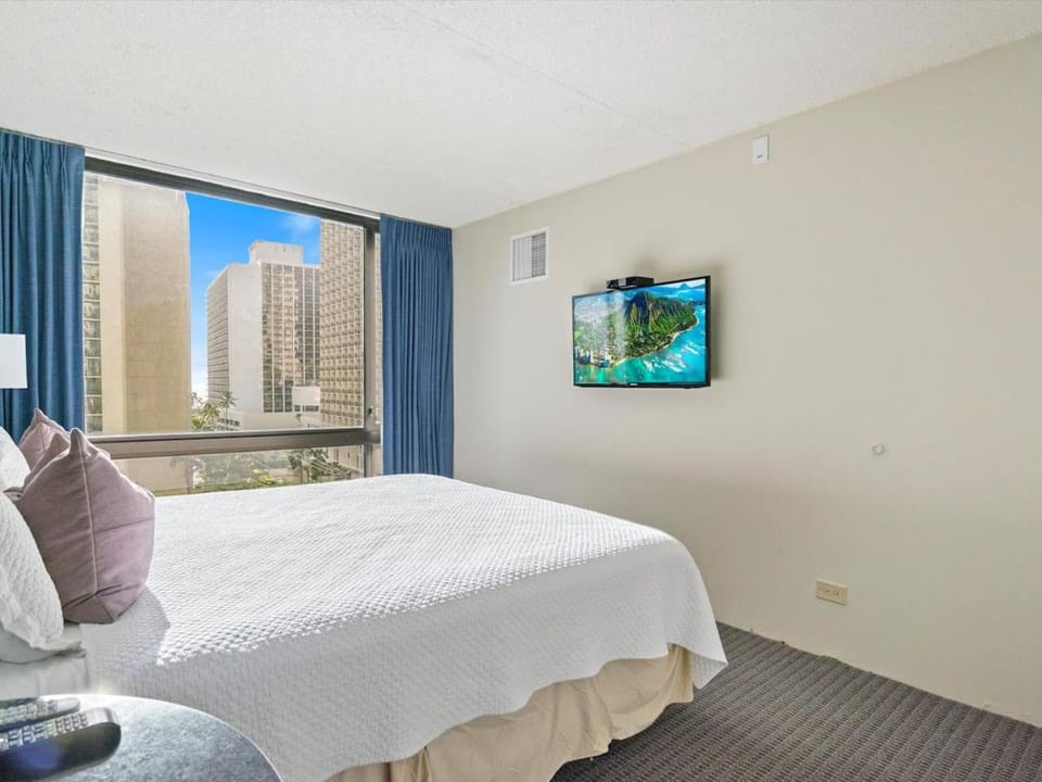 Spacious Apartment with Majestic Diamond Head View Hotel in Honolulu