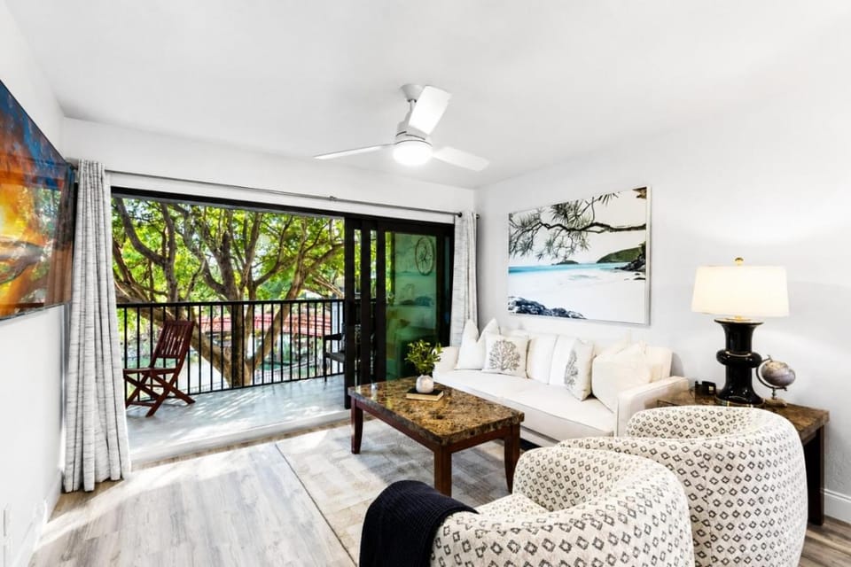 Park Shore Resort 2nd Floor BLDG J - Waterviews House in Naples