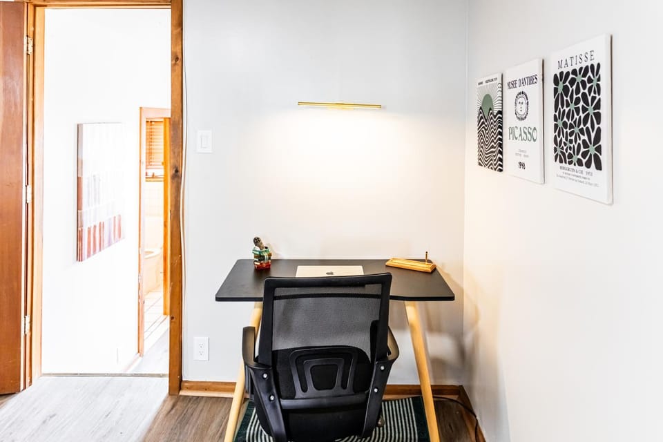 Charming 2 Bedroom Apartment Near NYC, Metlife Stadium Apartment in Hackensack