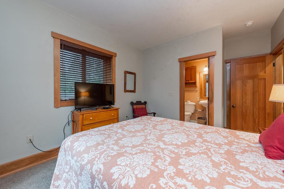 Lake View House in McHenry