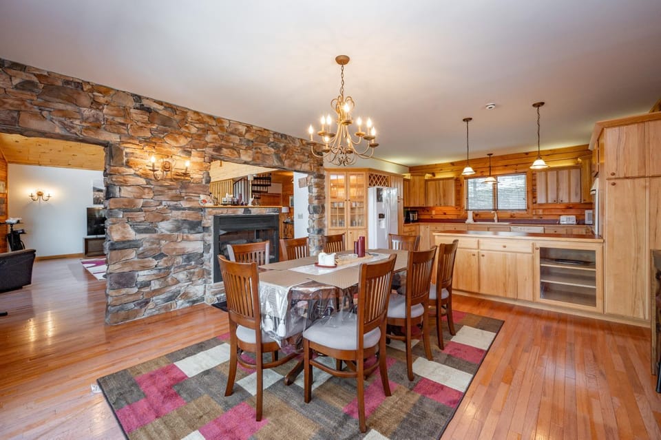 Lake View Estate House in Deep Creek Lake