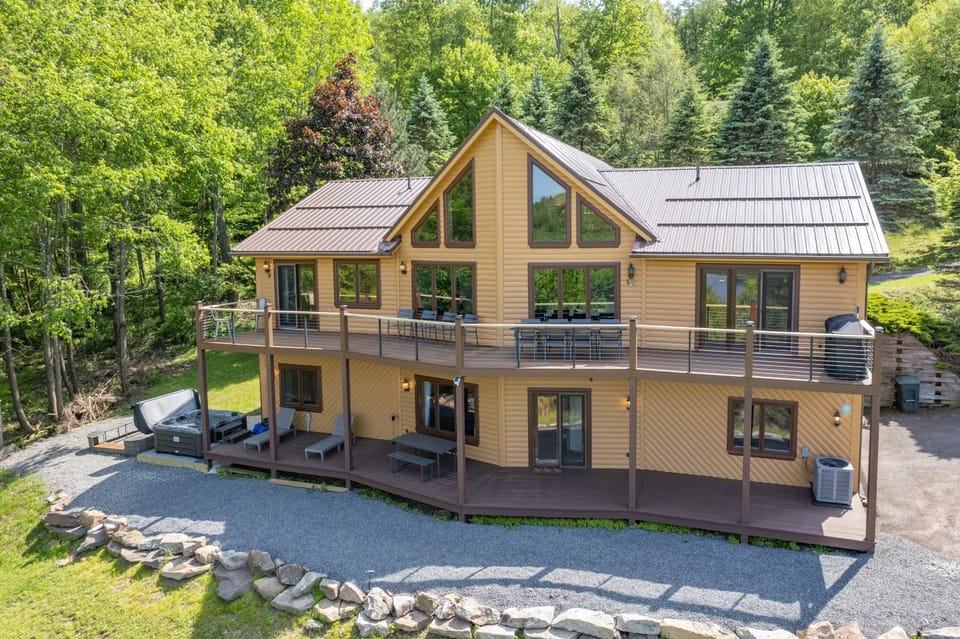 Lake View Estate by Railey Vacations House in Deep Creek Lake