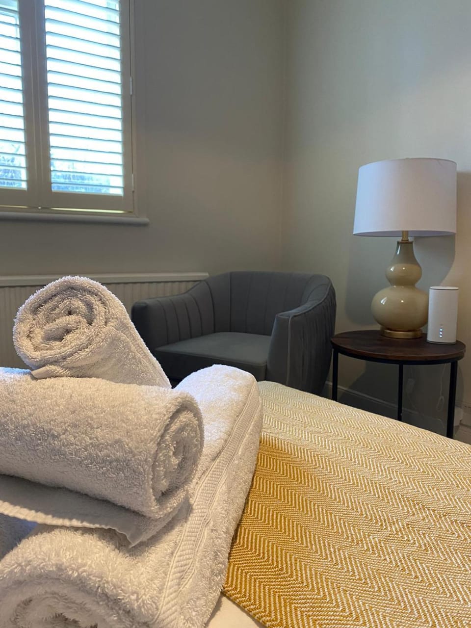 NEW LISTING! - Cosy 1Bd Nestled in Teddington Apartment in Kingston upon Thames