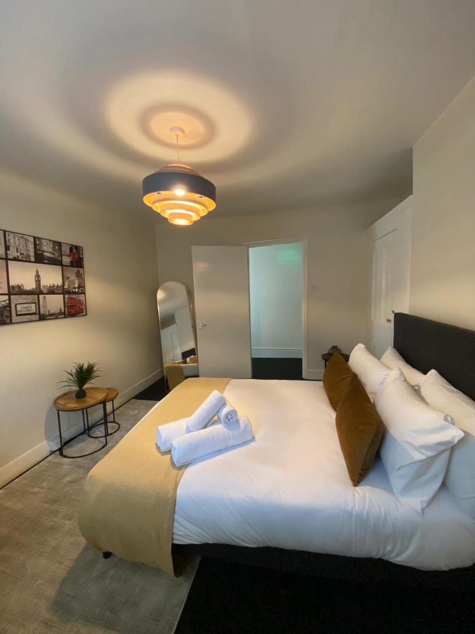 NEW LISTING! - Cosy 1Bd Nestled in Teddington Apartment in Kingston upon Thames