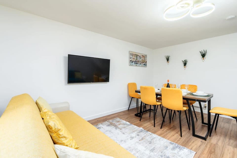 Seating area, Dining area