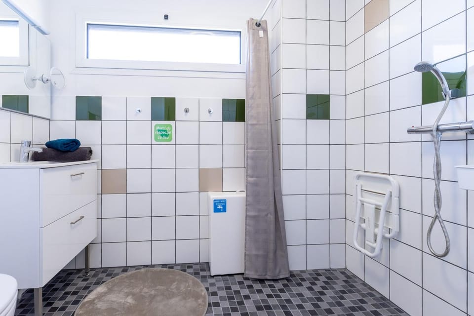 Bathroom, Living room
