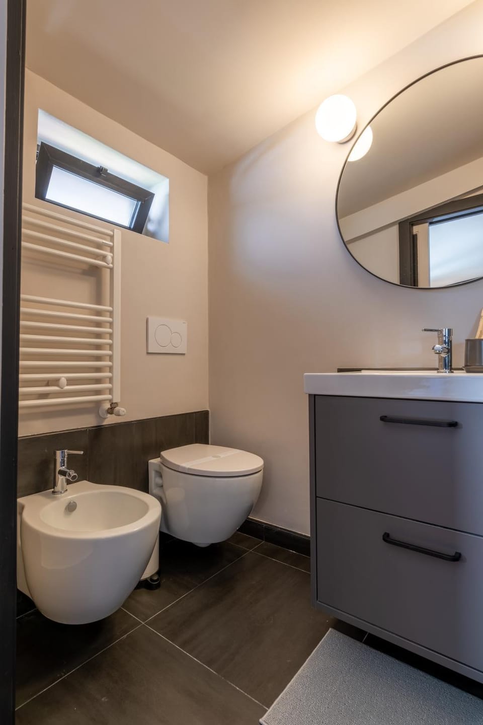 Toilet, bidet