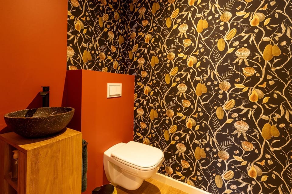 Property building, Bathroom, Living room