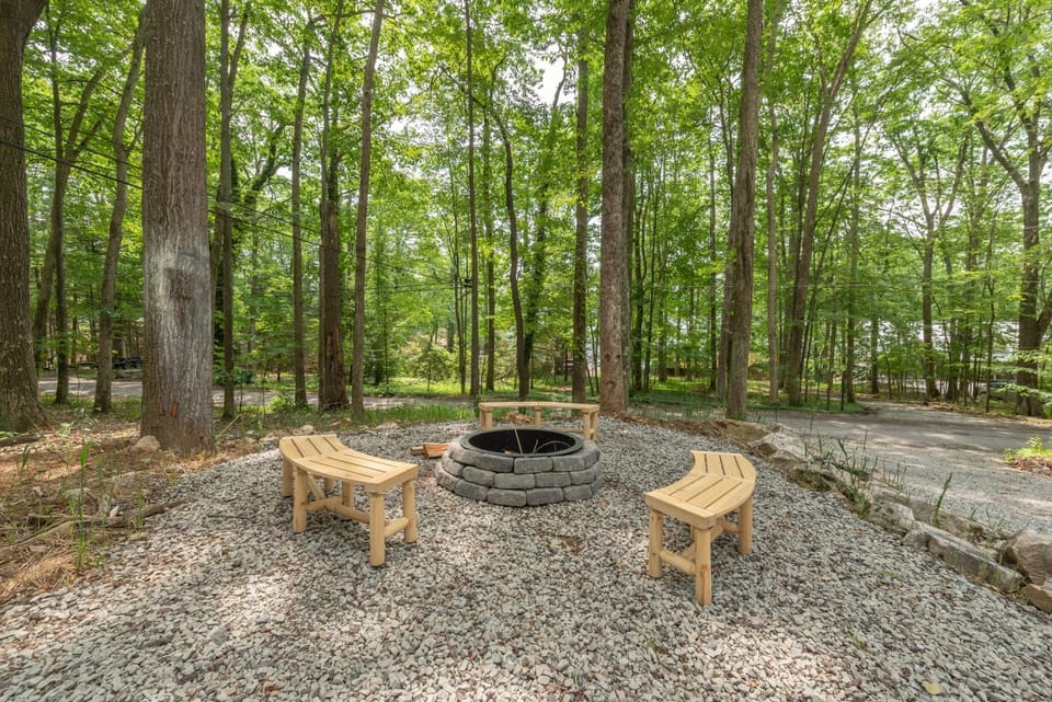 Lake Point of View by Railey Vacations House in Deep Creek Lake