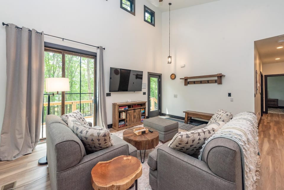 Lake Point of View by Railey Vacations House in Deep Creek Lake